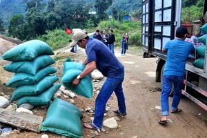 政府總理撥大米濟災民。（示意圖源：民智）
