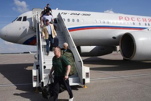 俄烏囚犯交換。（圖源：RT）