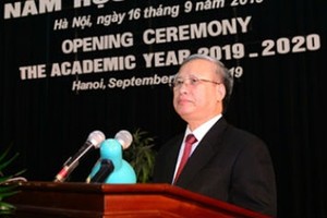 黨中央書記處常務書記陳國旺在國防學院2019-2020學年度開學典禮上致詞。（圖源：越通社）