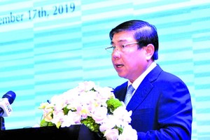 市人委會主席阮成鋒在會上發言。（圖源：互聯網）