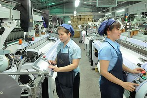 紡織品成衣業建議退休年齡為 55 歲。（圖源：互聯網）