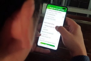 不使用現金，家長可選擇多種付款方式給孩子交學費。