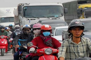 本市東面交通堵塞情況日益嚴重。