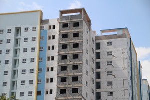 座落於胡學覽街35號的社會住房項目逾期兩年尚未完成。（圖源：仲信）