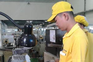 機器工人正缺乏。