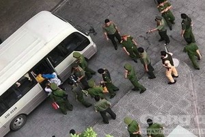 逾30人被警察押回派出所處理。（圖源：市公安報）