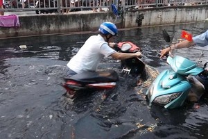 第八郡橫涌一帶嚴重受淹。（圖源：PV）