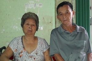 梁阿妹與丈夫何忠榮。