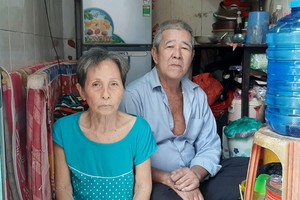 馮滿朝、胡秀珍夫婦。