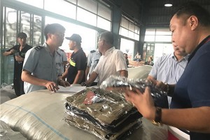 職能力量查獲仿冒產地來源的進口服裝。（圖源：T.H）