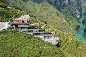 馬鼻樑嶺僣建工程被停業。（圖源：玉新）