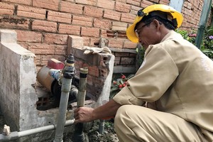 職能單位封填地下水井。（光凯）