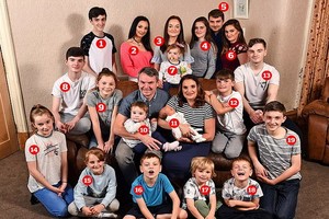 英國“超級媽媽”蘇‧拉德福德雖然年屆44歲，並與丈夫已育有21名子女。（圖源：互聯網）