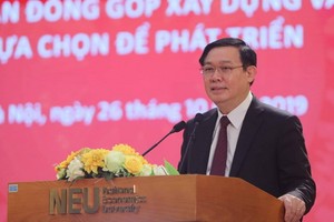 政府副總理王廷惠在科研會上發表講話。（圖源：清孟）