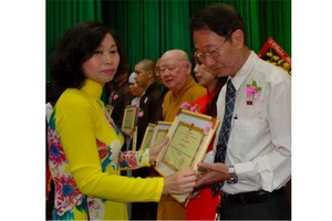 放棄優渥工作　回越南做慈善