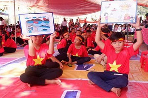 廣義省李山島學生參加由海警力量舉辦的瞭解海洋與海島活動。