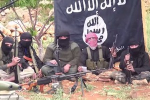 俄羅斯聯邦安全局：俄抓獲兩名為 IS 輸送資金嫌疑人。圖為極端組織“伊斯蘭國”武裝成員。（圖源：互聯網）