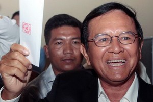 柬埔寨反對派領袖根索卡（Kem Sokha）11月10日獲釋。在此之前，他已被軟禁在家超過2年。（圖源：互聯網）