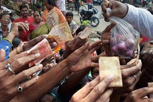 因天災導致歉收減產，自今年8月起，印度洋蔥價格節節攀升，每公斤洋蔥價格已暴漲至260孟加拉國塔卡(約合3.07美元)。（圖源：互聯網）