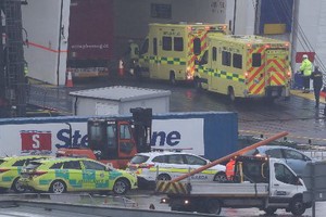 愛爾蘭又發現一密閉拖車內藏有16名偷渡客，所幸健康狀況均良好。（圖源：互聯網）