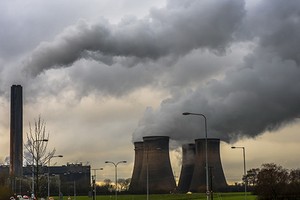 聯合國環境規劃署警告：除非未來十年全球溫室氣體排放量每年下降7.6%，否則將升溫控制在1.5攝氏度之內的目標將無法實現。（圖源：AFP）