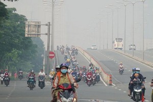平新郡武文傑街區域天空因灰塵而變得灰濛濛。
