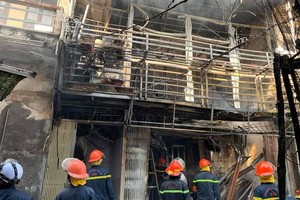 消防隊趕抵現場滅火。（圖源：VOV）