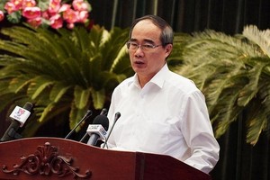 黨中央政治局委員、市委書記阮善仁在會議上致閉幕詞。（圖源：VOV）