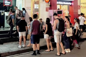 排隊是文明、溫文爾雅風格的體現。