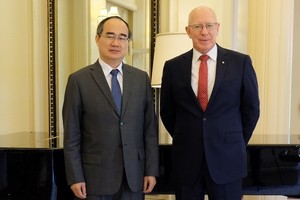 市委書記阮善仁（左）會見澳洲總督大衛‧赫爾利。