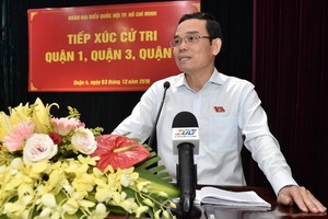 市委常務副書記陳留光在選民接觸會上發言。（圖源：越勇）