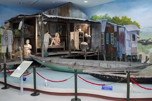 韓江河畔昔日的高腳屋。