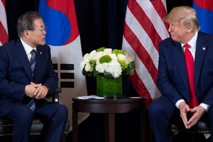 今年9月23日，文在寅和特朗普在紐約聯合國大會場邊進行會晤。（圖源：AFP）