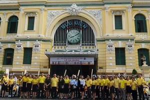 市社保機關與市郵政局宣傳鼓勵民眾參加自願性社保。