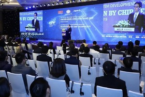 政府副總理武德膽在論壇上發表講話。（圖源：VNE）