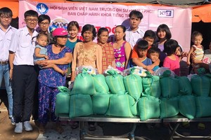 “一份愛心”慈善活動一瞥。