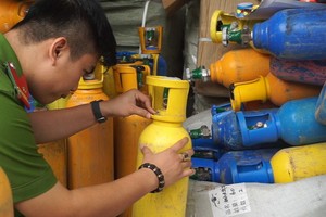 職能力量查獲的大批笑氣瓶。（圖源：TTO）