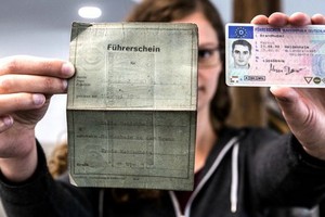 德國聯邦議會於近日修正交通管理法，新法規取消了德國駕照終身有效的規定，新駕照改為15年有效。（圖源：互聯網）