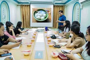 仁華國際華語學校舉行“冬至專題”活動一瞥。