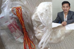 被起訴的嫌犯范文成（小圖）及被查獲的炸藥、雷管等乘機禁帶物品。（圖源：警方提供）