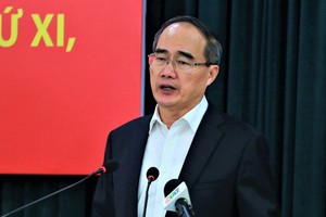 市委書記阮善仁主持會議並發表講話。（圖源：張凱）