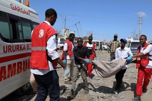 索馬里首都發生汽車炸彈襲擊，死亡人數超過90人。（圖源：路透社）