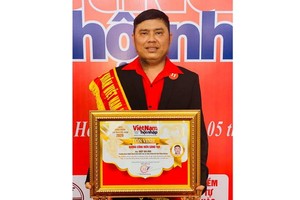 華人藝人葉家豪獲藝術創作貢獻模範獎