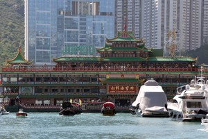 珍寶海鮮舫傳裁員逾半，並縮短營業時間。（圖源：互聯網）