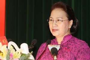 國會主席阮氏金銀在會上致詞。（圖源：英芳）