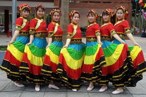 千華歌舞隊舞蹈員。