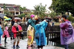 國際遊客春節期間春遊會古埠。（圖源：吳玲）