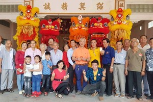 徐氏宗親團拜合照。