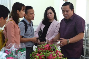 各代表商討對策。（圖源：山林）