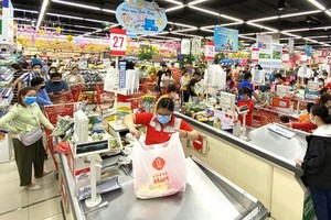 目前全市所有超市均確保各種糧食、食品供應量充足。（圖源：高昇）